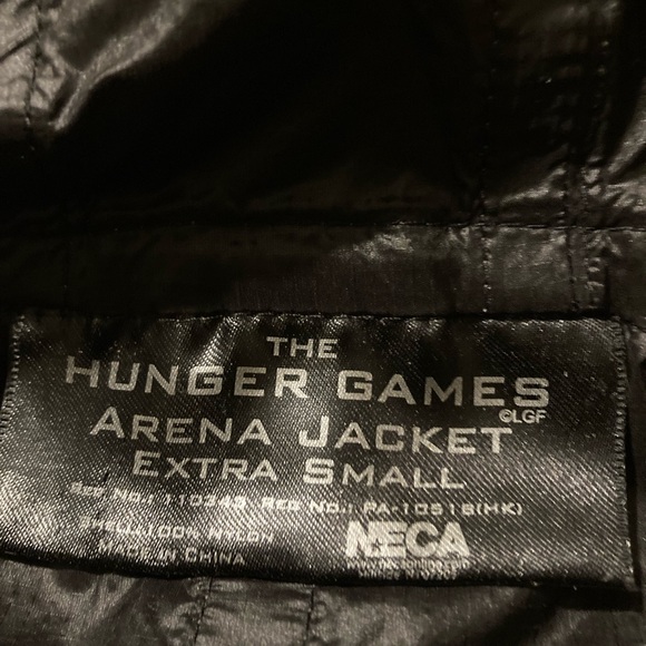 NECA The Hunger Games arena jacket for women - Picture 5 of 7